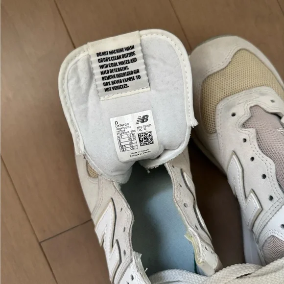 New Balance 574 - Picture 3 of 4